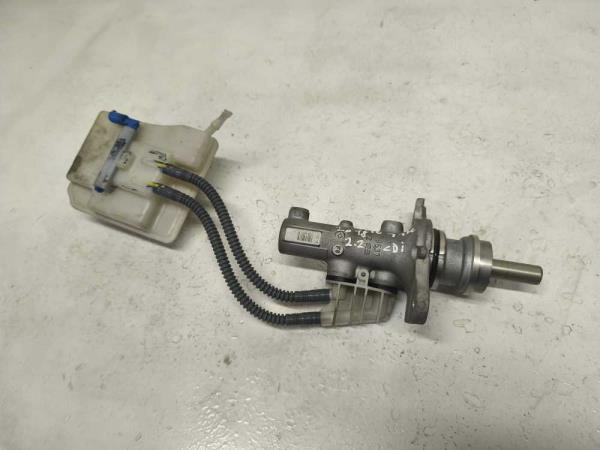 MAITRE CYLINDRE MERCEDES - Vue 2